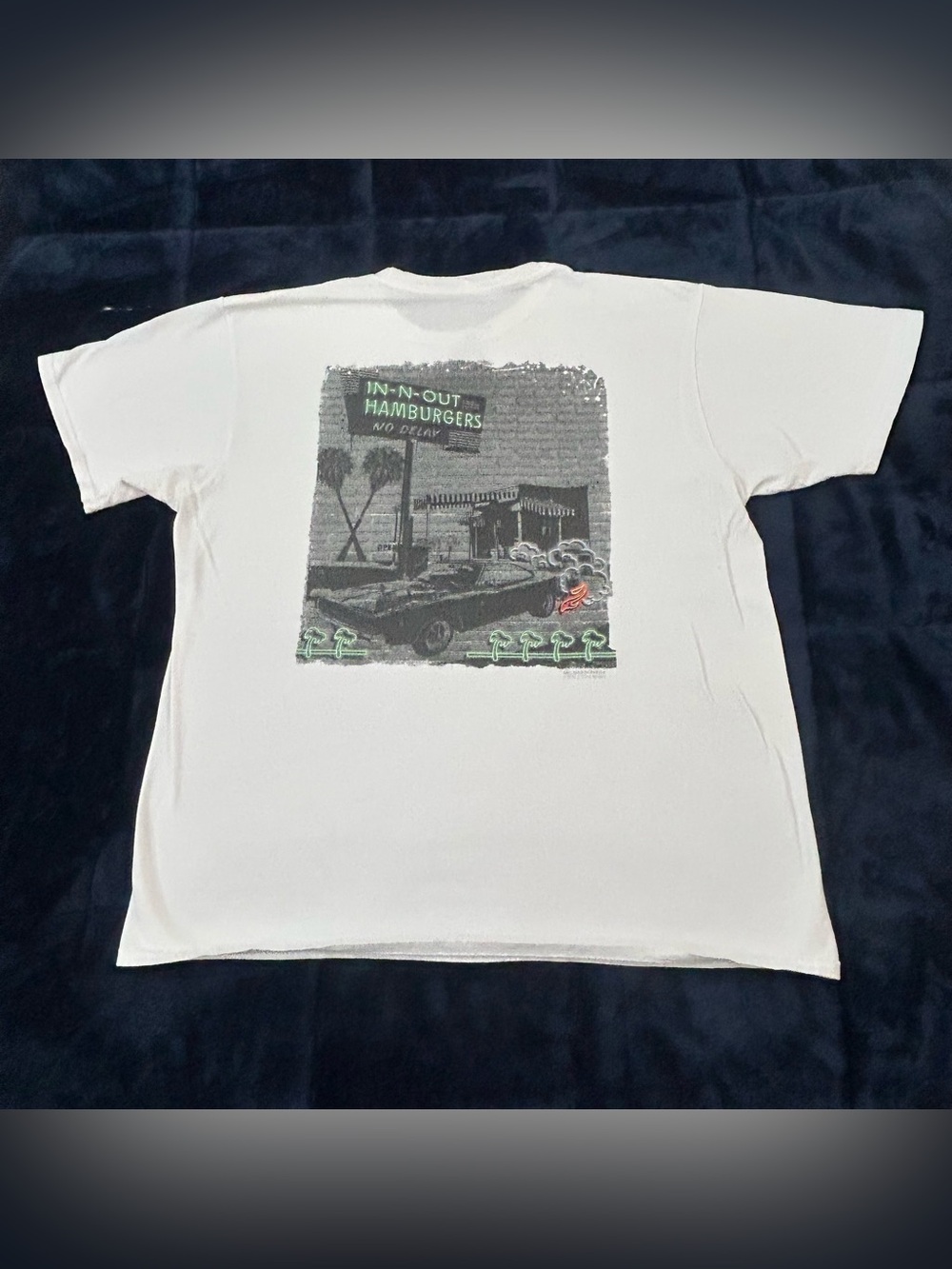 In-N-Out Burger Las Vegas 2023 Neon Sign Classic Car White SS Tee Shirt Men’s XL